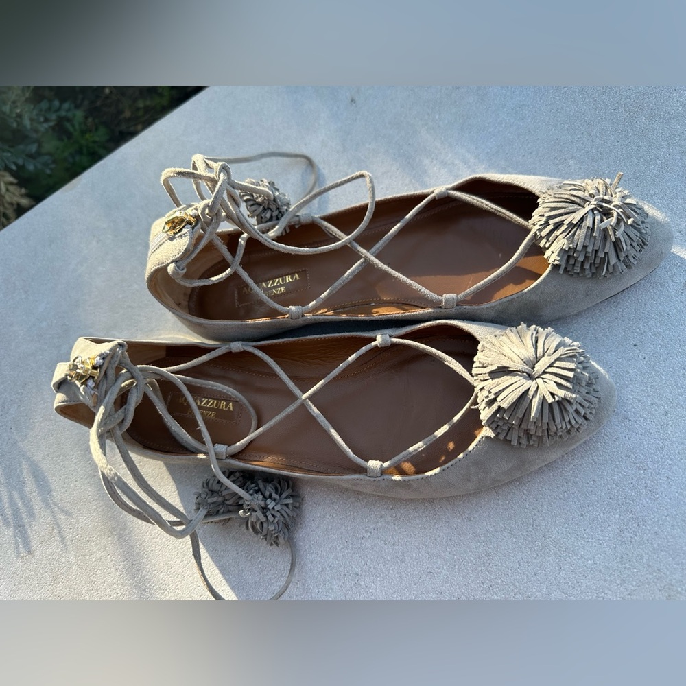 Aquazzura Gray Suede Sunshine Pom Pom Tie Up Summer Resort Wear Flats (Size 9) - Picture 4 of 9
